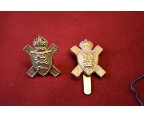 11th (Royal Militia Island of Jersey) Battalion, Hampshire Regiment WWII Cap Badge (Gilding-metal), two lugs. K&amp;K: 2021-1