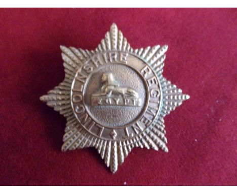The Lincolnshire Regiment Officers WWI Helmet Plate (Gilding-metal), tab fitting. K&amp;K: 1957