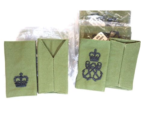 British current issue, sixteen pairs of unissued epaulettes, various ranks. P&amp;P Group 1 (£14+VAT for the first lot and £1