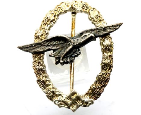 German WWII type Luftwaffe Glider Pilots badge. P&amp;P Group 1 (£14+VAT for the first lot and £1+VAT for subsequent lots) 