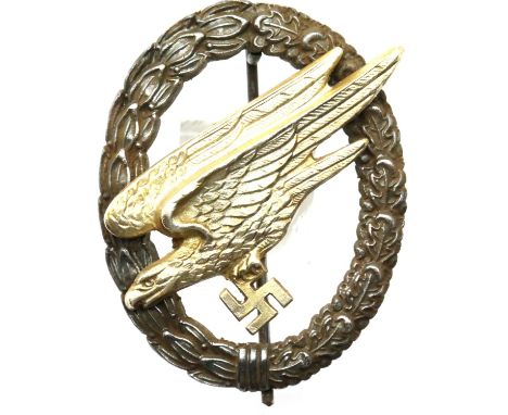 German WWII type Luftwaffe Parachutists badge. P&amp;P Group 1 (£14+VAT for the first lot and £1+VAT for subsequent lots) 