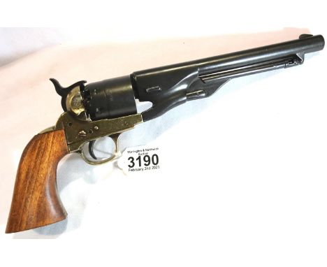 British 19th century style reenactment Colt Navy revolver. P&P Group 2 (£18+VAT for the first lot and £3+VAT for subsequent l