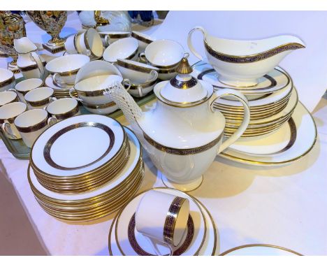 A "Harlow" H5034 dinner and tea service by Royal Doulton, 6 setting, 78 pieces All in good condition and first quality, littl