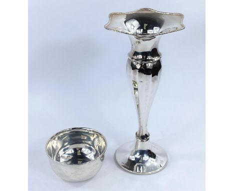 A plain silver bowl, Birmingham 1944, 3.25 oz; a broken silver vase, weighable element 3.5 oz 