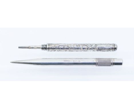 A Samson Mordan silver propelling pencil, London 1925, plain polished barrel with ridged retractor, length approx. 11cm weigh