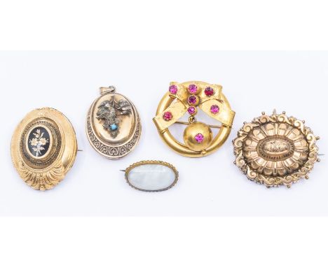 A collection of four Victorian brooches, to include two yellow metal brooches, one with enamel decoration, unmarked, total gr