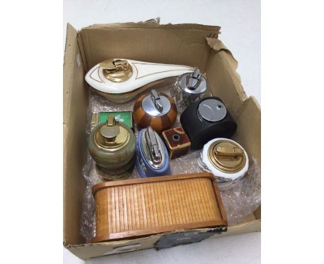 Collection of mid to late 20th Century desk lighters, including Colibri, Wedgwood, Ronson, Minton&nbsp;