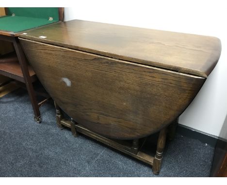 An oak gate leg table 