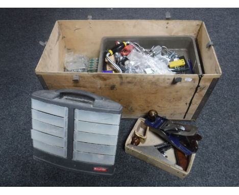 A box of RFI and Whitmore wood working planes, hand tools and accessories 