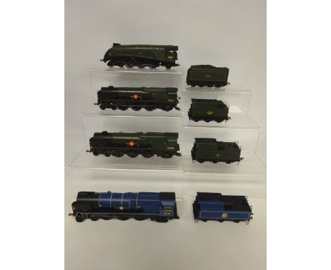 Hornby OO Gauge Merchant Navy Class Locos 'Canadian Pacific' 'Clan Line' 'Elders Fyffes' & Class A4 'Silver Fox' boxed (4)   