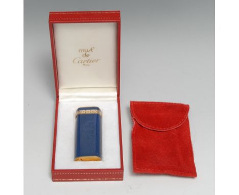 A Must de Cartier Lapis cigarette lighter, numbered 56498V, 7cm long, carrying pouch, cased en suite 