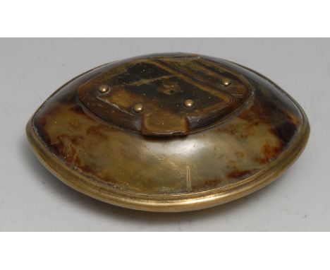 A 19th century horn navette shaped snuff box, hinged cover, brass mount, 9.5cm wide 