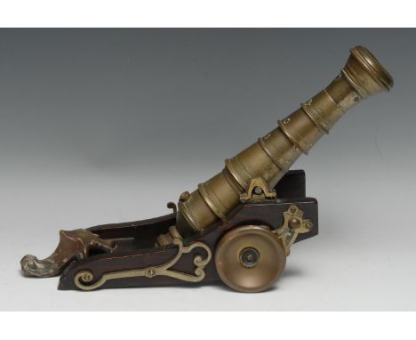 An interesting scratch-built desk model signal cannon, 29cm barrel, wooden carriage, 40cm long 