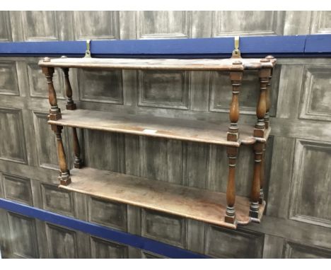 19TH CENTURY MAHOGANY OPEN WALL MOUNTING SHELF, with turned supports, 76cm wide