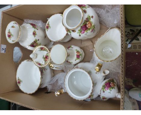 A collection of Royal Albert Old Country Roses pattern items to include lidded coffee pot, tea pot(no lid) large planter, sma