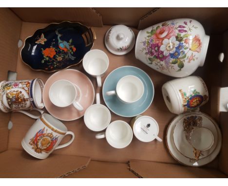 A mixed collection of ceramics to include Carlton Ware Asiatic pheasant dish, Aynsley temple jar, Royal commemorative ware, W