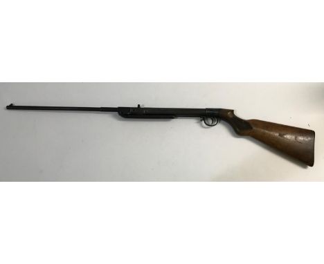 A HAENEL MODEL II AIR RIFLE. A Haenel Model II DRP .22 Air Rifle, with a locking 49cm barrel, with cross hatched walnut stock