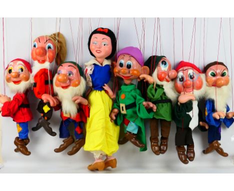 Pelham Puppets - A complete collection of unboxed large scale Disney Snow White and the 7 Dwarfs  Marionette Puppets. Include