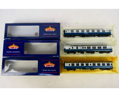 Bachmann - 3 x boxed OO gauge coaches, a Mk2A BFK Brake Corridor First  # 39-410, Mk1 Express Passenger BSK # 39-075 and a Mk