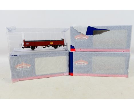 Bachmann - 3 x boxed OO gauge Bass ZDA Open Wagons in BR brown livery # 38-045. They are still tissue wrapped from new so app