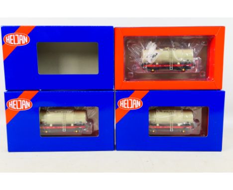 Heljan - 3 x boxed OO gauge Esso tank wagons in grey 1980s era livery # 1153. They appear Mint in Near Mint boxes. (This does