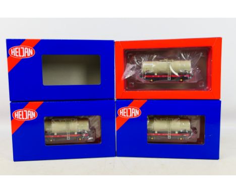 Heljan - 3 x boxed OO gauge Esso tank wagons in grey 1980s era livery # 1153. They appear Mint in Near Mint boxes. (This does