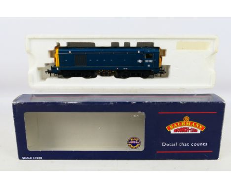 Bachmann - boxed 00 gauge Class 20 Diesel 20192 BR blue with indicator boxes 32-026. Appears in very good condition, some dus