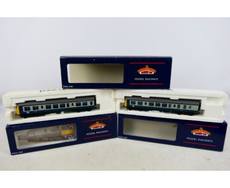 Bachmann - boxed set of two models 00 gauge Class 108 DMU 2 car set BR Blue/grey 32-902. Box marked DCC Ready. Models appear 