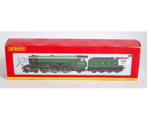Hornby R2549 LNER lined green class A1 engine and tender "Flying Fox" engine and tender DCC ready (NM-BG)