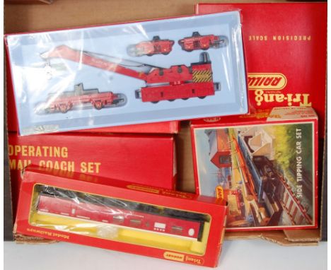 Tray containing various Triang items including R402, R402M mail coach sets (G-BG), R739, R740 breakdown crane and crew riding