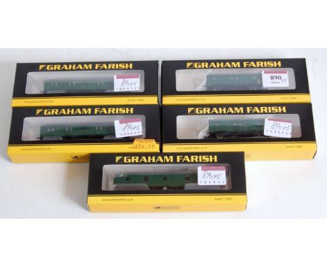 Selection of Farish by Bachmann luggage and utility vans all BR (SR) green 374-131A, 374-416 x2 and 374-631A x2 all items N g