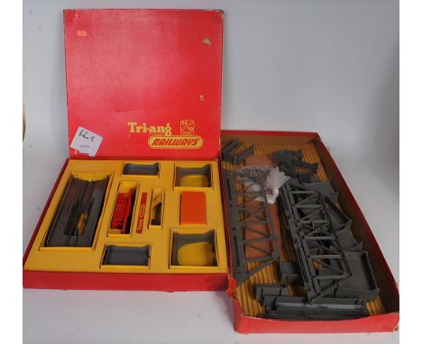 Triang R81 station set, some playwear (F-BF), R153 operating ore wagon set, appears complete (G-BFG), R260 girder bridge set 