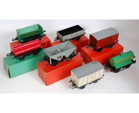 Tray containing 6 x no. 50 and one no. 1 Hornby wagons:- no. 50, hopper, goods van, open, gas cylinder, McAlpine side tipper,