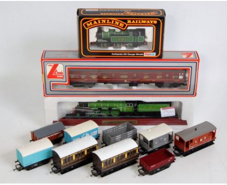 Mixed railway items Mainline LNER green class J72 tank engine (FG-BG) Lima BR maroon restaurant car (G-BG), 7 Hornby wagons a