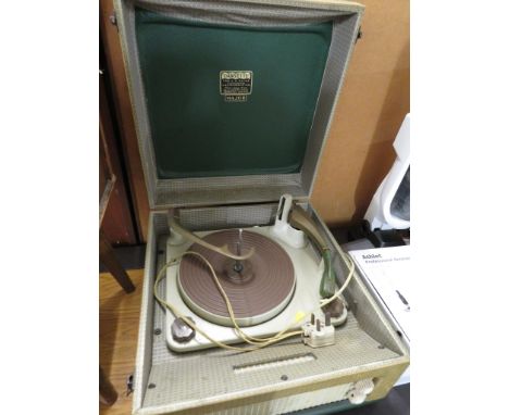 A VINTAGE DANSETTE MAJOR PORTABLE RECORD PLAYER. (NEEDS RE-WIRING)