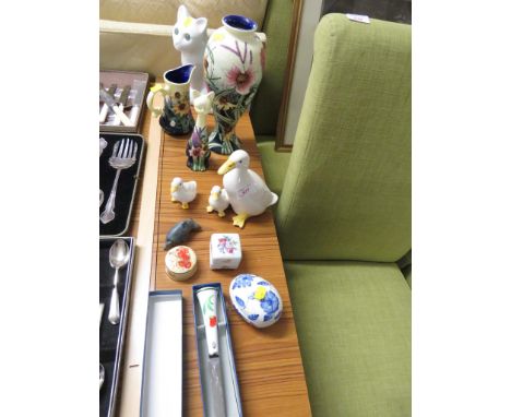 THREE ITEMS OF OLD TUPTON WARE CHINA, ROYAL WORCESTER CHEESE KNIFE AND OTHER CHINA.