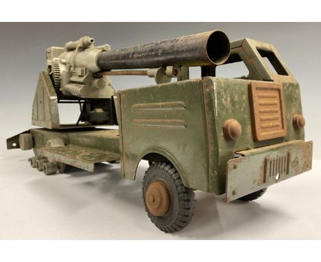 Toys &amp; Juvenalia - a Louis Marx tinplate and battery operated mobile long range atomic cannon truck, unboxed 