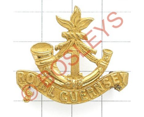 Channel Islands. 1st Royal Guernsey Militia Officer's cap badge.Rich gilt die-cast strung bugle, '1' lodged between the cords