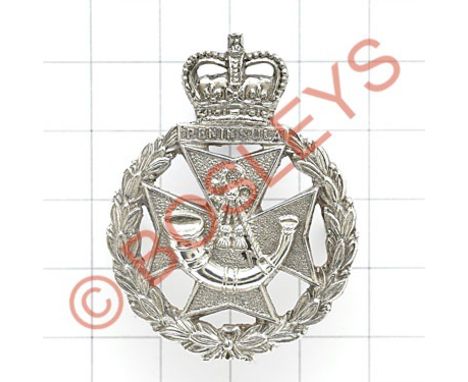 Green Jackets Brigade Officer's 1958 Birmingham hallmarked silver cap badgeDie-cast. Laurel wreath surmounted by a crown on '