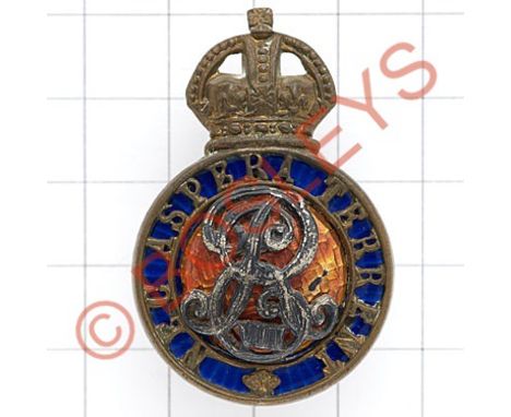 Royal Military College, Sandhurst Edward VII Officer Cadet's cap badge.Crowned pierced circlet 'Nec Aspera Terrent'' on blue 