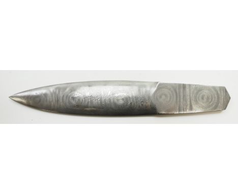 SS: Ehrengeschenk - Damast-Brieföffner.Klinge aus Rosendamast, erhabene Signatur "H. Himmler", an der Wurzel Hersteller R. He