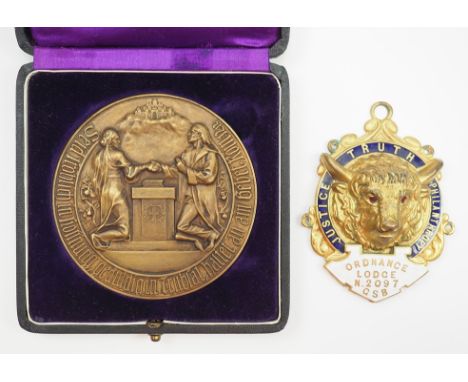 Preussen: Plakette zur Goldenen Hochzeit der evangelischen Kirche der Altpreussischen Union, im Etui.Bronze, im schwarzen Etu