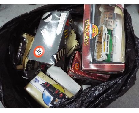 Corgi, EFE, Lledo - Approximately 25 boxed diecast model vehicles in various scales. Lot includes EFE #10107 London Bus; Corg