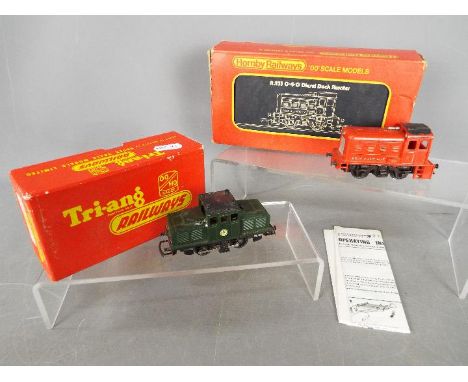 Hornby - Two boxed OO gauge Diesel locomotives. Lot includes R254 0-4-0 Steeple Cab Electric Pantograph in BR Green livery; t