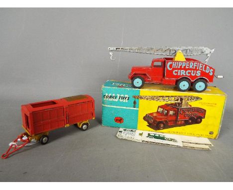 Corgi Toys - A boxed Corgi Toys #1121 Chipperfields Circus Crane Truck which appears to be in Good overall condition with a f