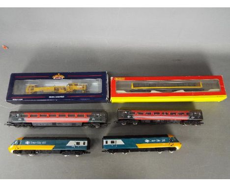 Bachmann, Hornby - An unboxed Hornby Inter-City 125 Power Car Op.No.43010 with Dummy Car Op.No.43011 plus two coaches 'Virgin