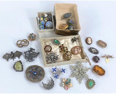 A selection of vintage costume jewellery including a vintage beadwork purse 