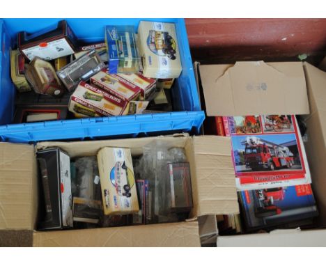 A large of quantity of diecast buses, mostly boxed, including examples by Corgi, Atlas Editions, Gilbow, etc. and a collectio
