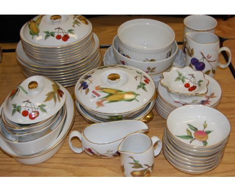 A collection of Royal Worcester oven-to-table wares in the Evesham pattern 