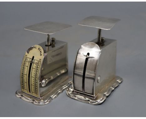 Two similar silver letter scales, Levy &amp; Salaman? Birmingham, 1899 and Mappin &amp; Webb, Birmingham, 1912, 8.5cm et infr